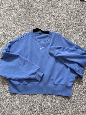 Nike Women’s Sweatshirt